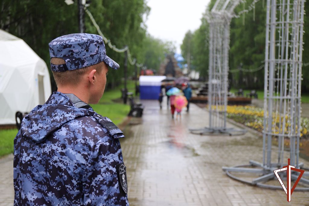 Росгвардия приняла участие в обеспечении безопасности празднования Дня России в Югре