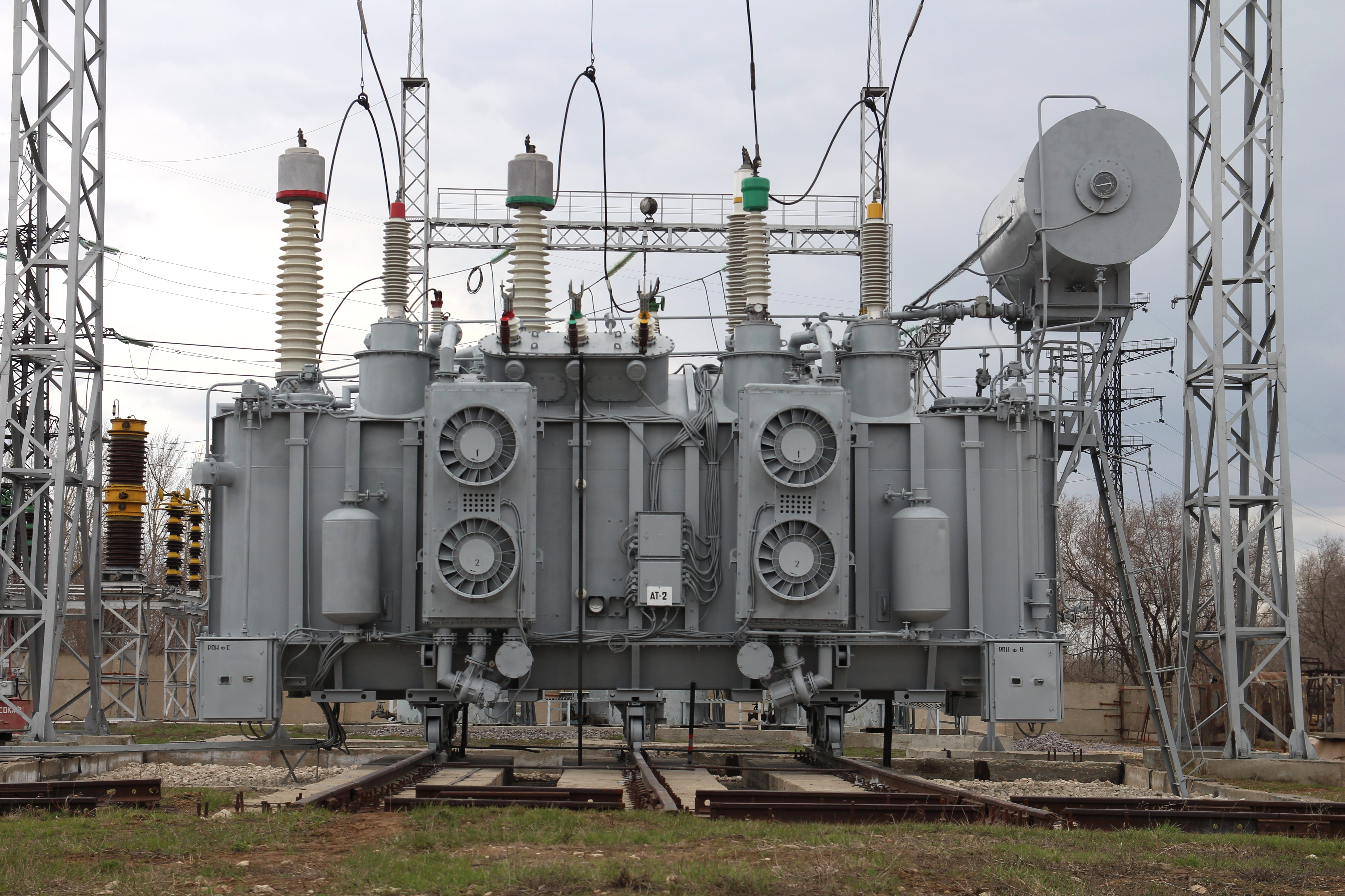«Россети ФСК ЕЭС» завершила ремонт силового оборудования двух центров питания Саратовской области