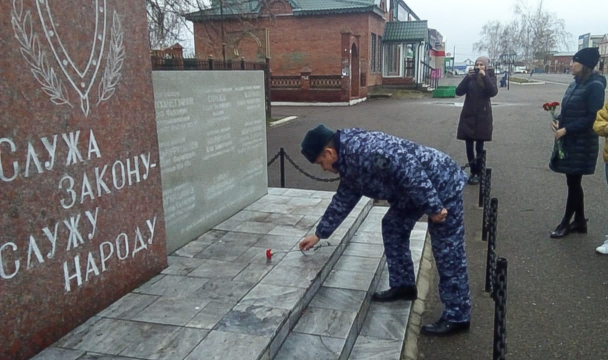В УВО Росгвардии Татарстана почтили память коллег, погибших при исполнении служебных обязанностей