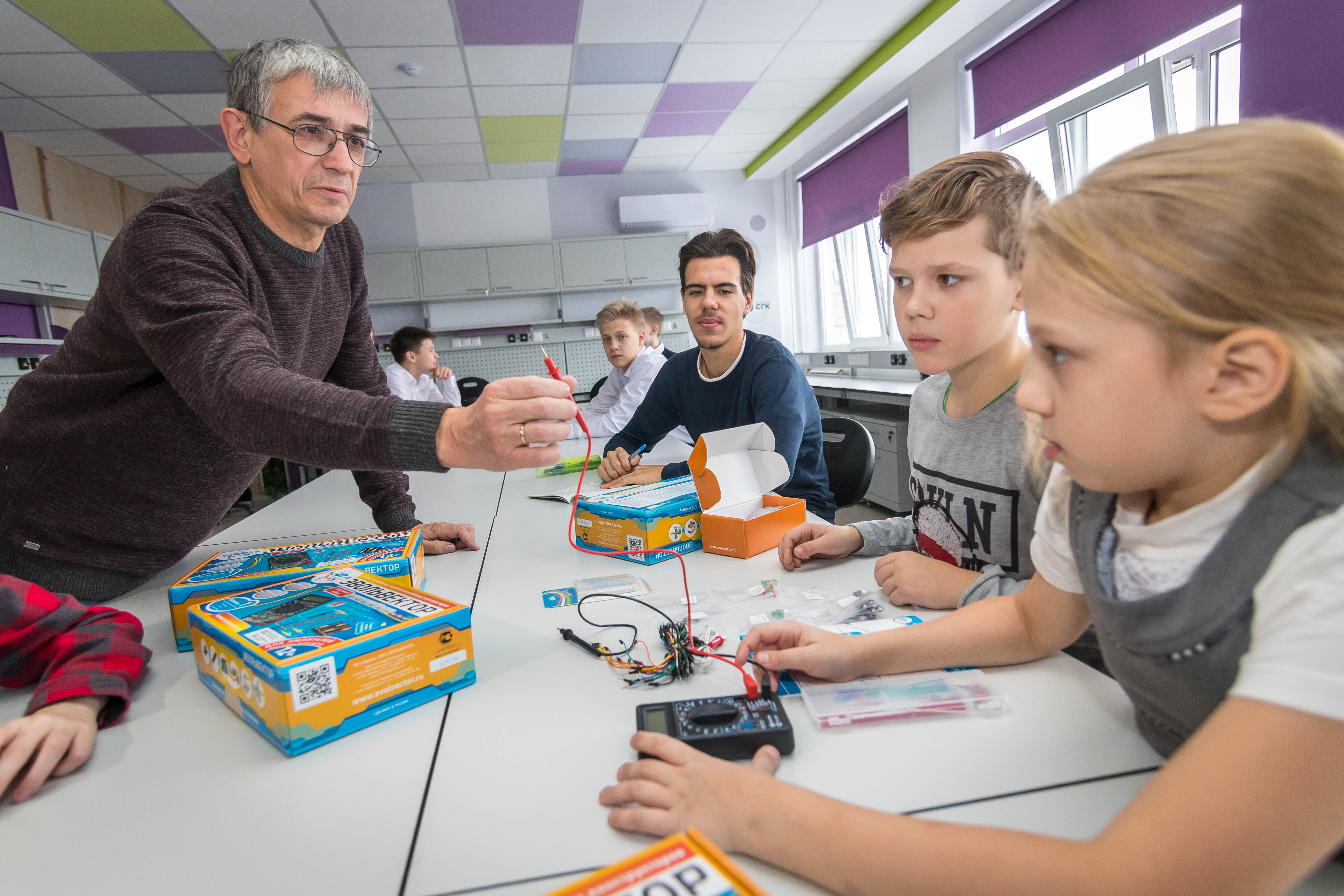Центр «Наследники Ползунова» объявляет новый набор школьников