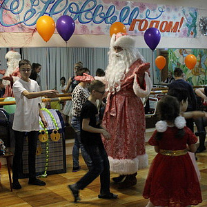 Банк УРАЛСИБ принял участие в новогоднем празднике  для воспитанников детского дома в Екатеринбурге