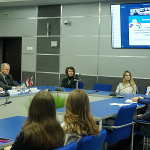 На базе Алтайского педагогического университета участники международного телемоста обсудили продвижение русского языка за рубежом