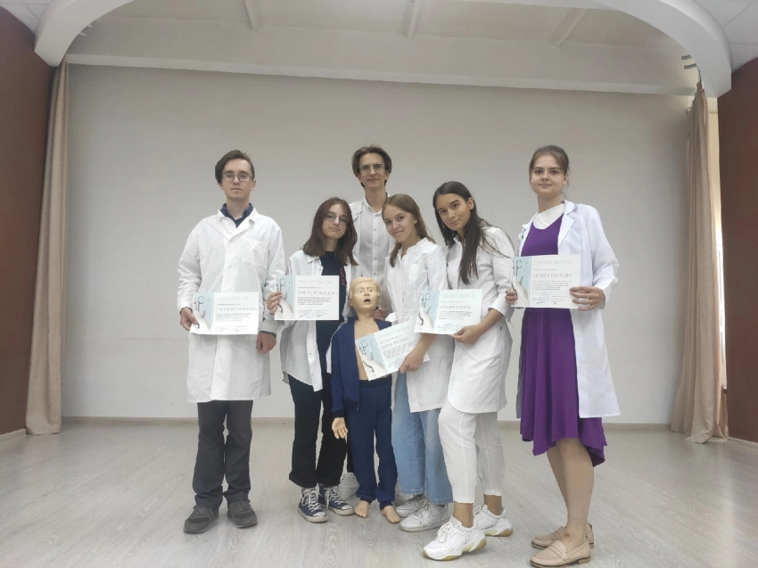 Студент-медик НИУ «БелГУ» провёл медицинскую смену для школьников