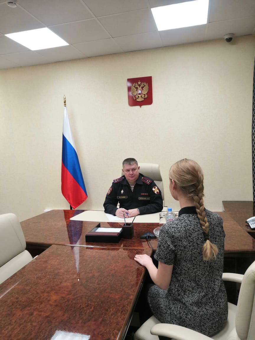 На Ямале начальник регионального Управления Росгвардии провел прием граждан в Приемной Президента РФ