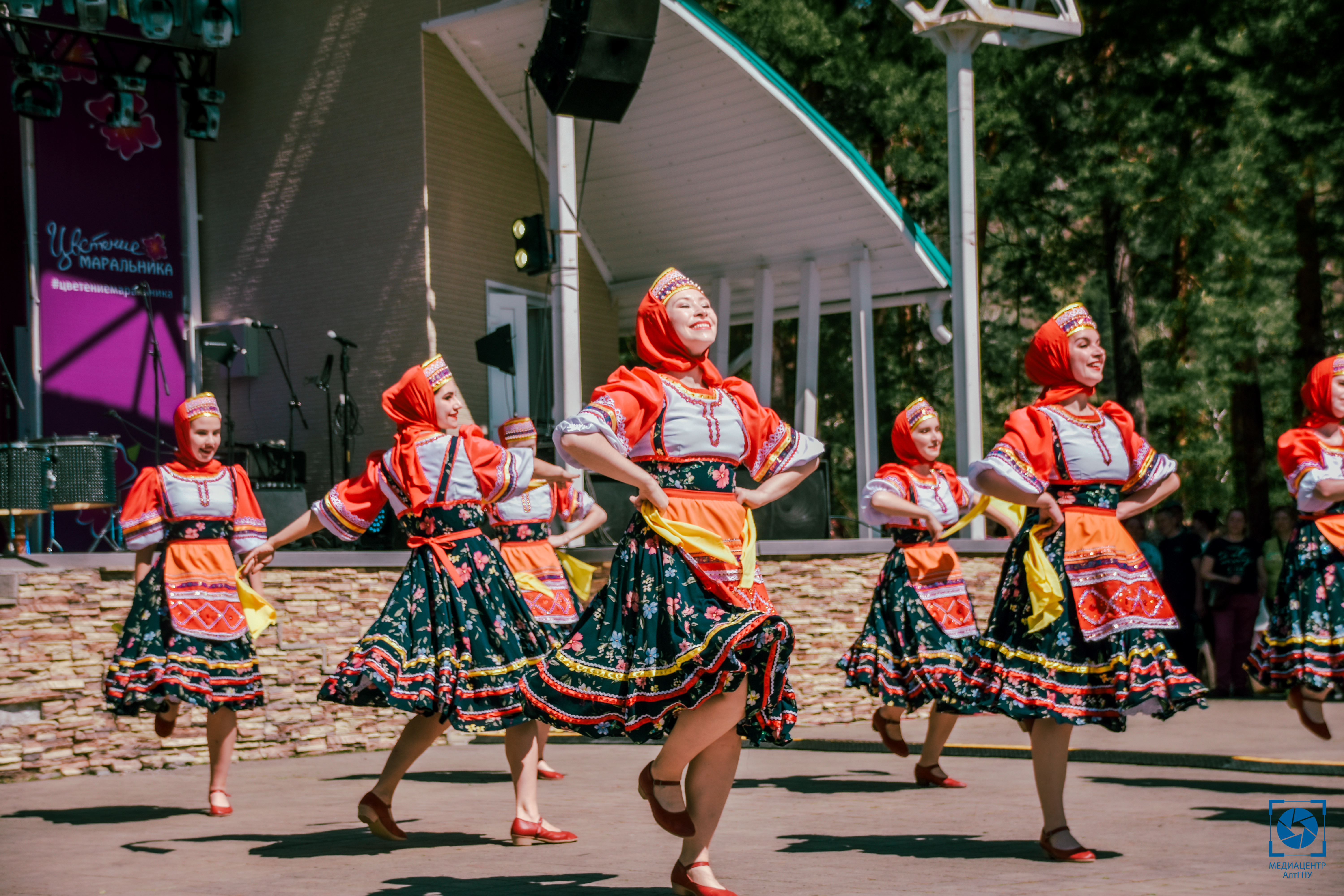 Цветёт маральник: Алтайский педагогический вуз на открытии летнего туристического сезона
