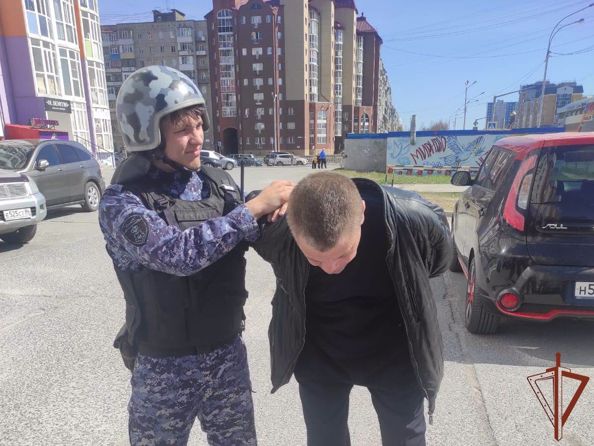 Офицеры Росгвардии задержали грабителя одного из супермаркетов в Нижневартовске