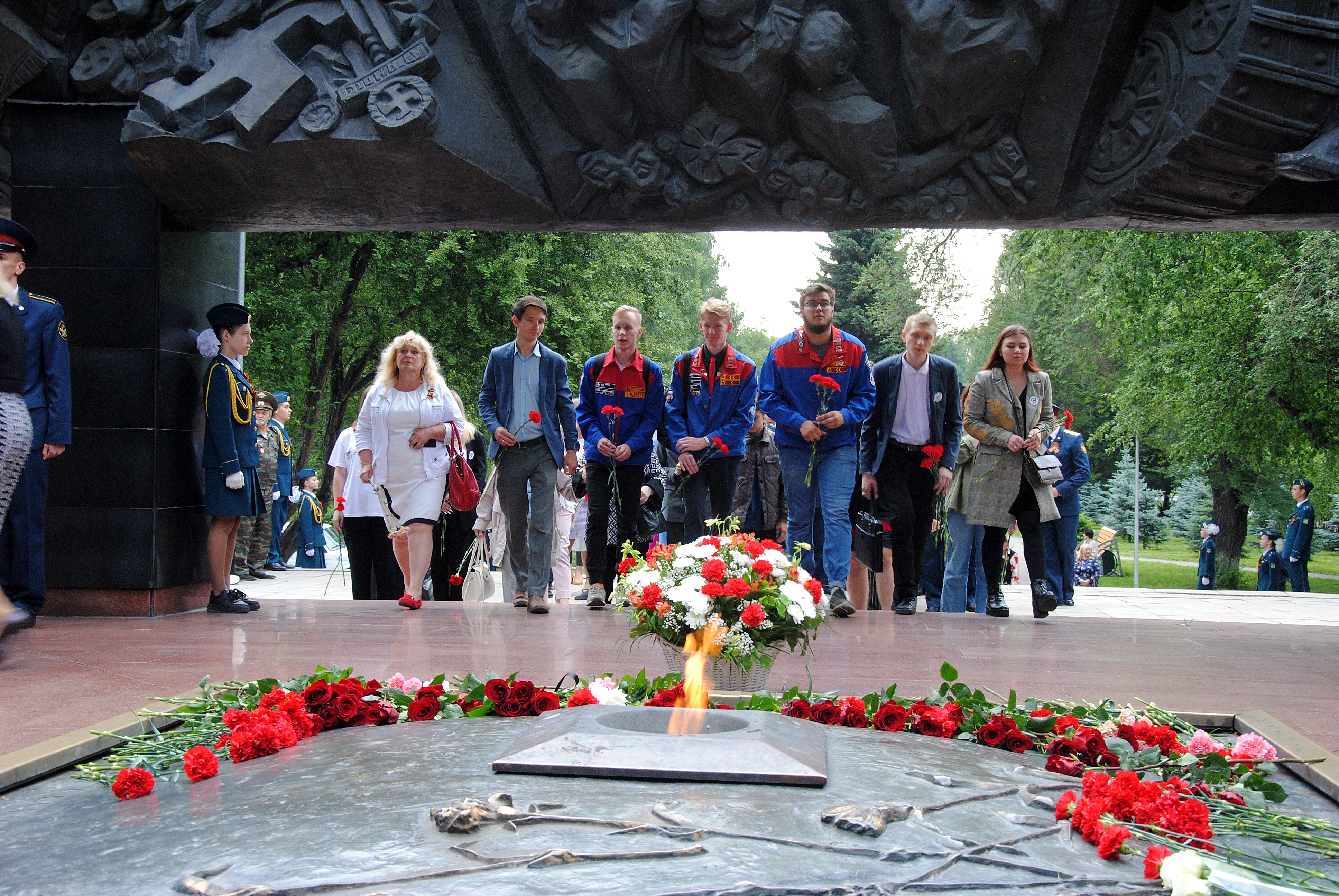 В День памяти и скорби – 22 июня -  студенты СибГИУ зажгли свечи памяти