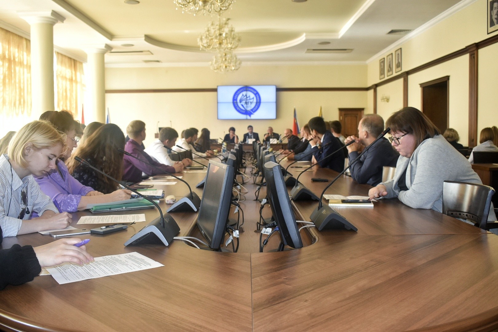 АКЗС и юридический институт АлтГУ провели совместный круглый стол