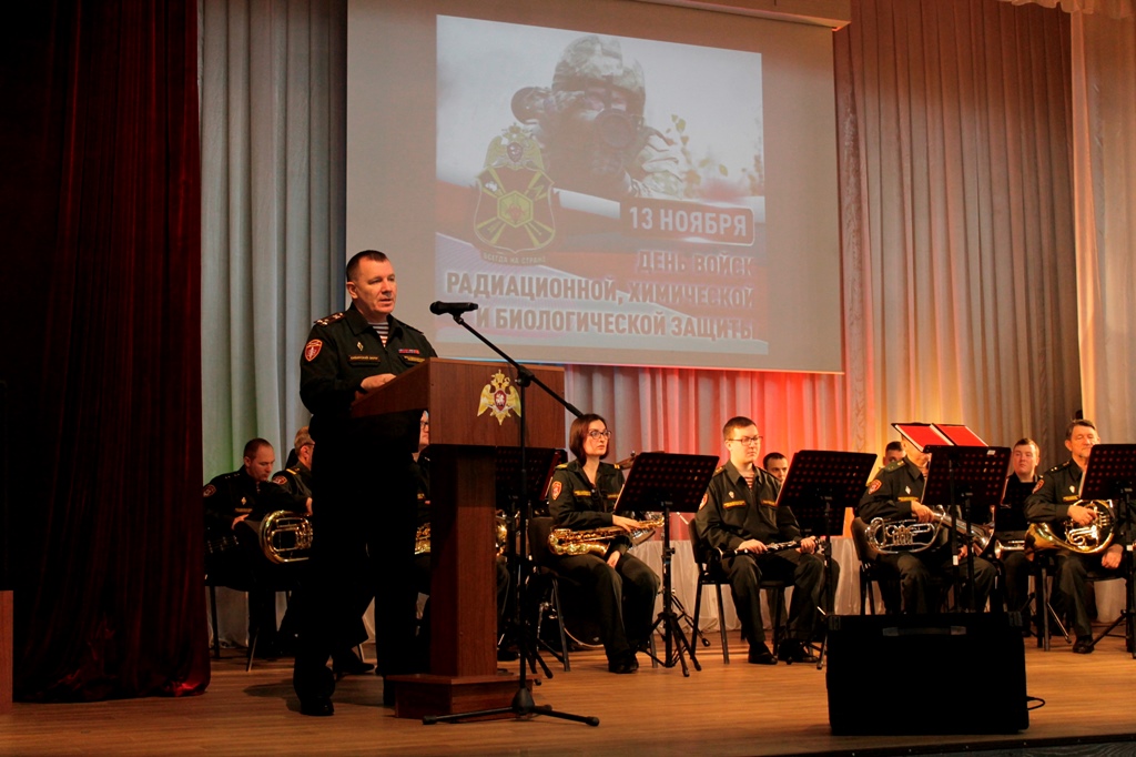 Военнослужащие роты РХБ защиты Росгвардии из Томской области отметили профессиональный праздник