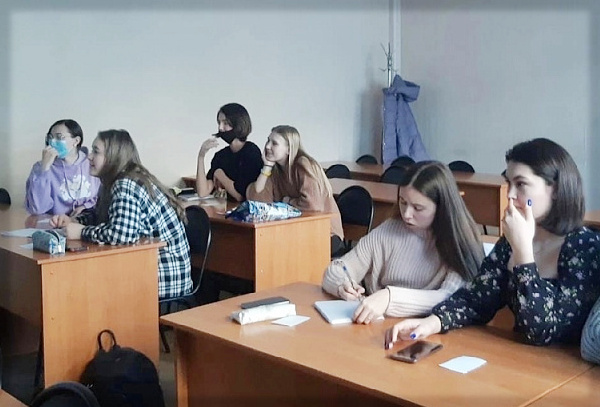 В АлтГПУ на зимних каникулах для школьников прошли профильные смены